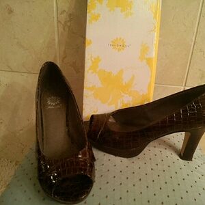 Yellow Box faux croc brown pumps